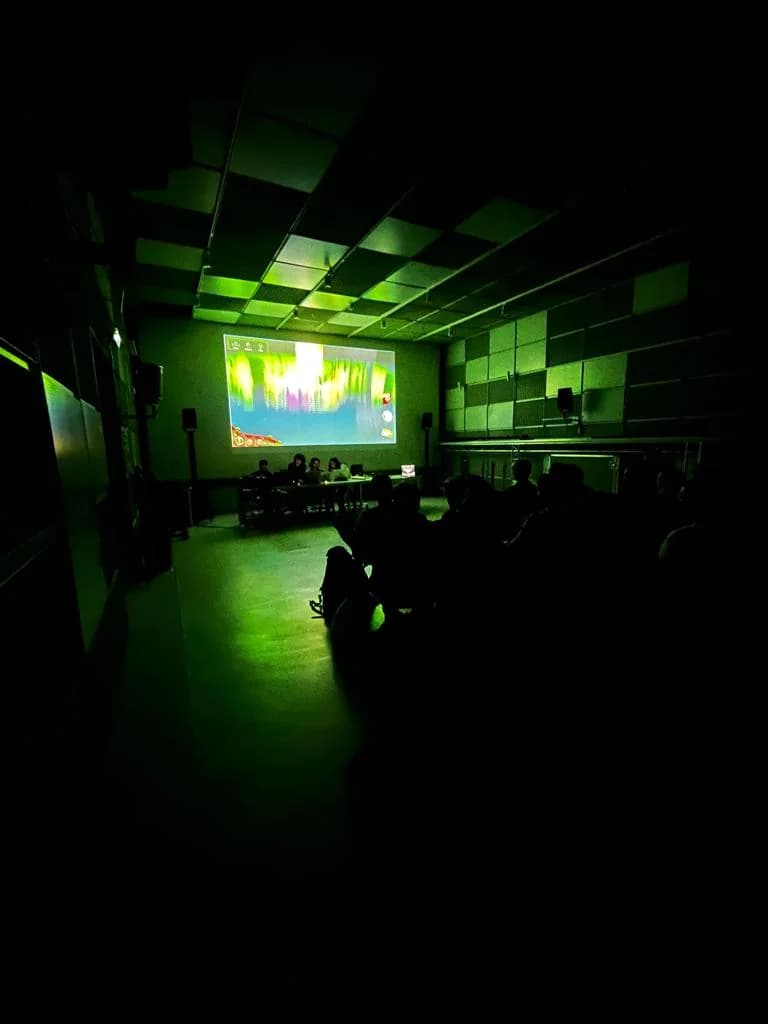 BARS: the real room at the Centre Pompidou, the virtual club projected on its wall